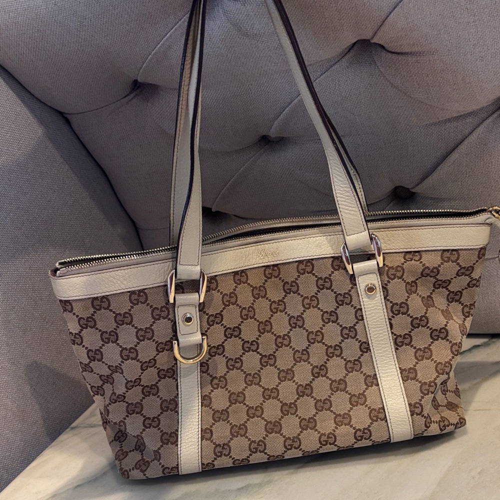AUTHENTIC Gucci Signature Brown and Cream Tote